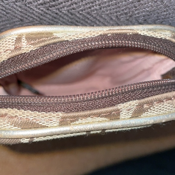 Coach wristlet accessory case. - Picture 6 of 7